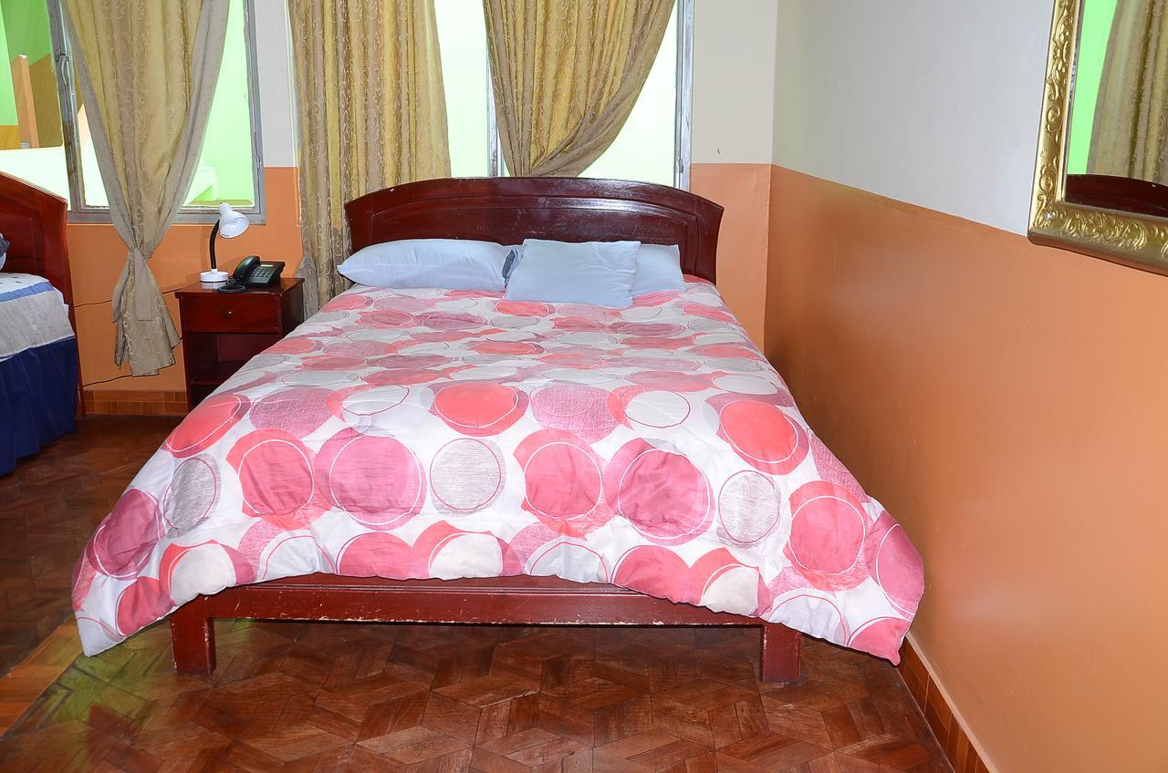 Hotel Real Madrid Riobamba Luaran gambar